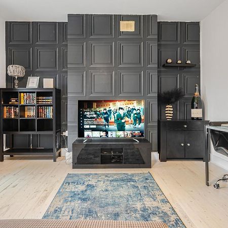 Spacious One Bedroom Private Flat In Brixton +Wifi London Eksteriør billede