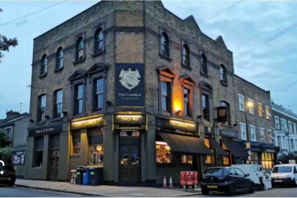 Spacious One Bedroom Private Flat In Brixton +Wifi London Eksteriør billede