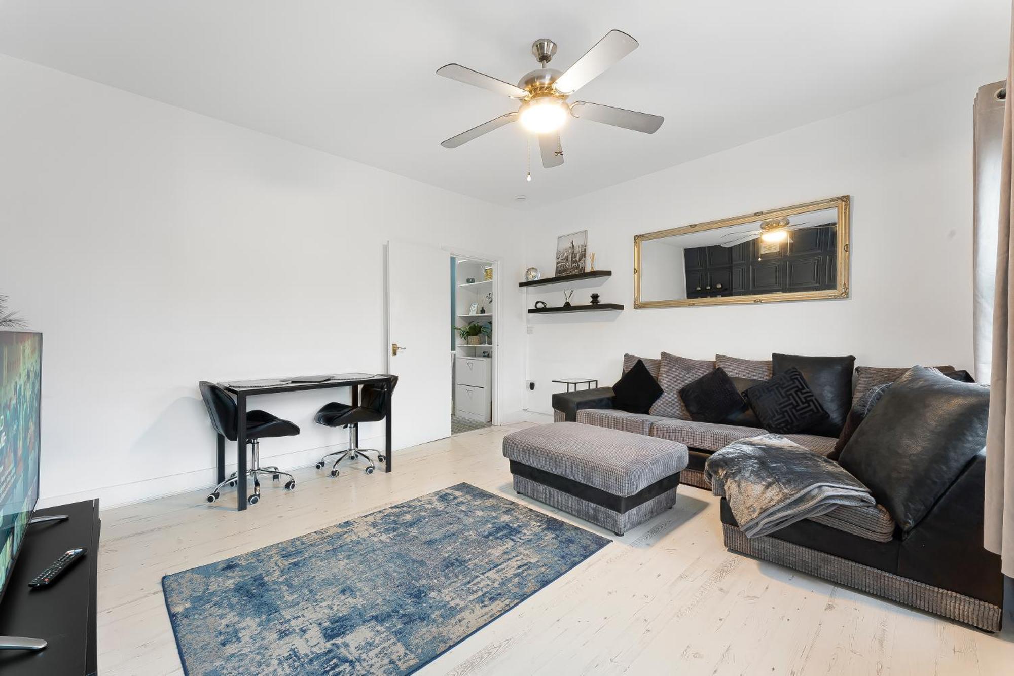 Spacious One Bedroom Private Flat In Brixton +Wifi London Eksteriør billede