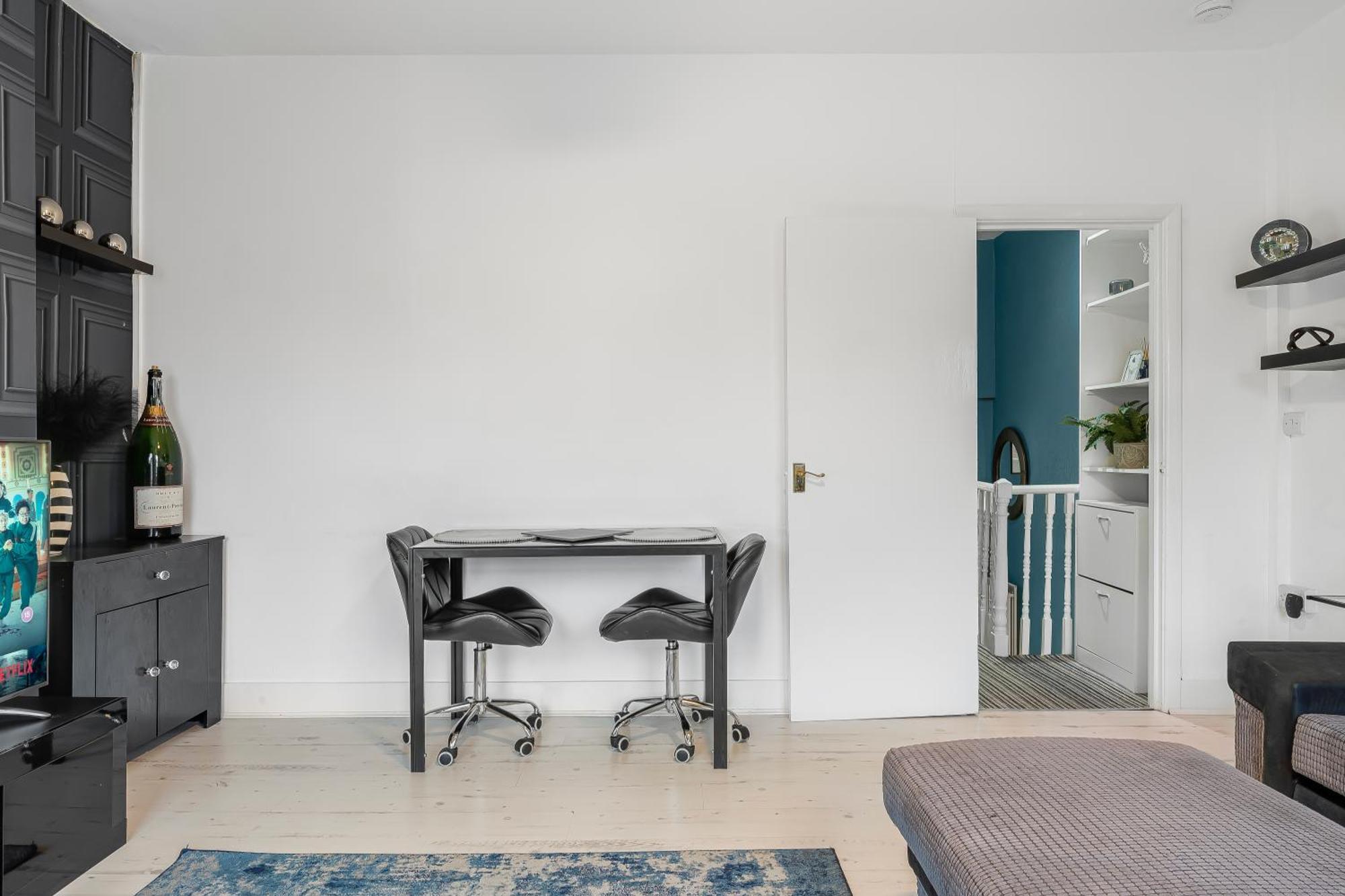 Spacious One Bedroom Private Flat In Brixton +Wifi London Eksteriør billede