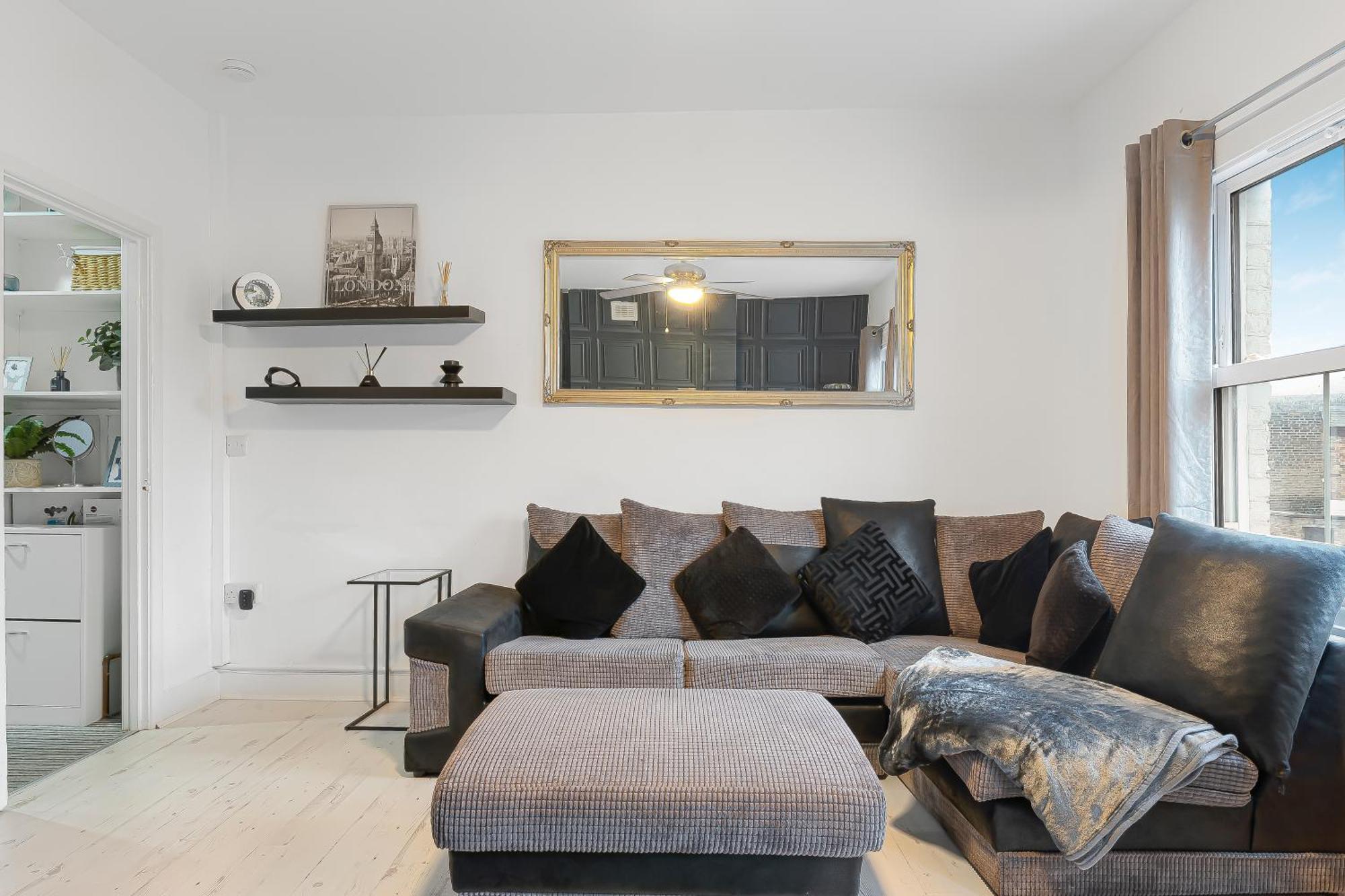 Spacious One Bedroom Private Flat In Brixton +Wifi London Eksteriør billede